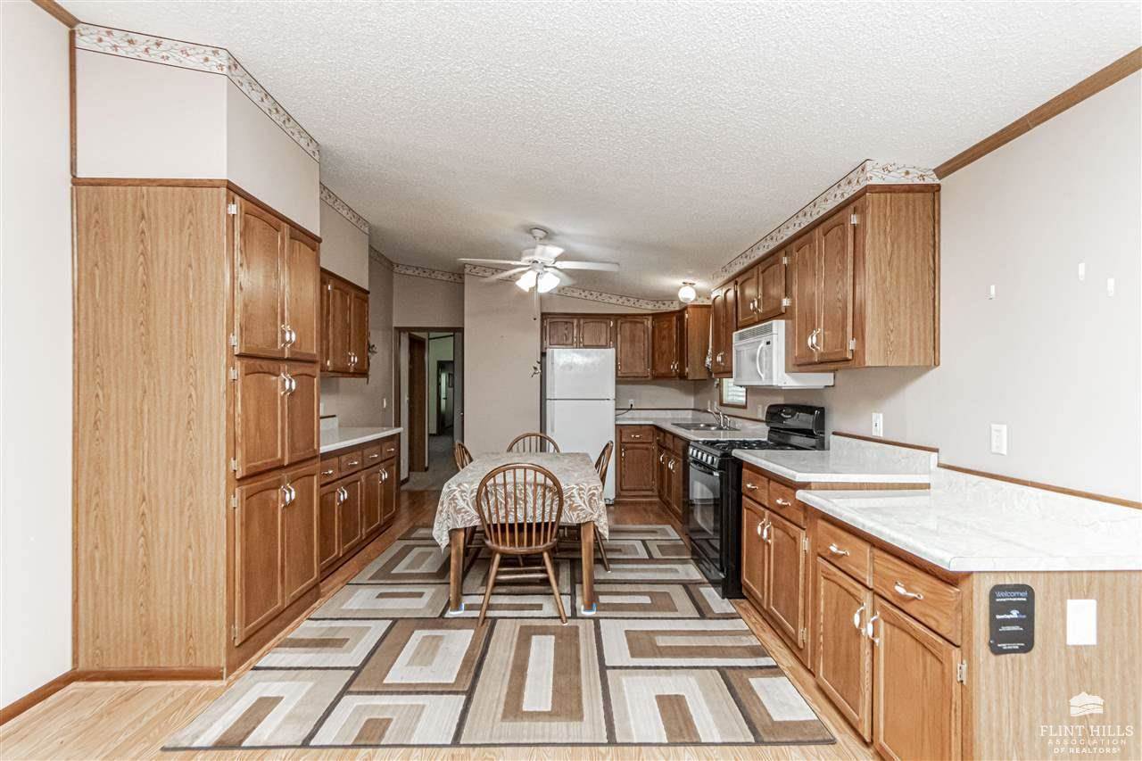 187 East Grandview Drive, Junction City, KS 66441