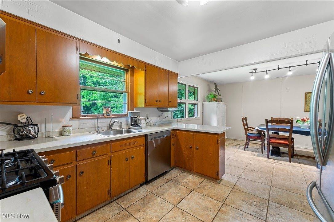 1729 Mccollum Road, Youngstown, OH 44509