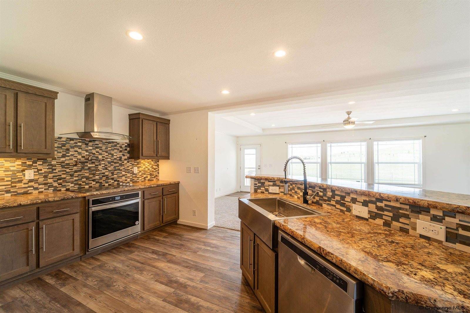 942 Mountain Shdw Dr, Cheyenne, WY 82009