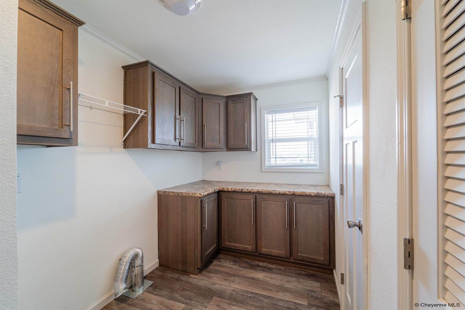 942 Mountain Shdw Dr, Cheyenne, WY 82009