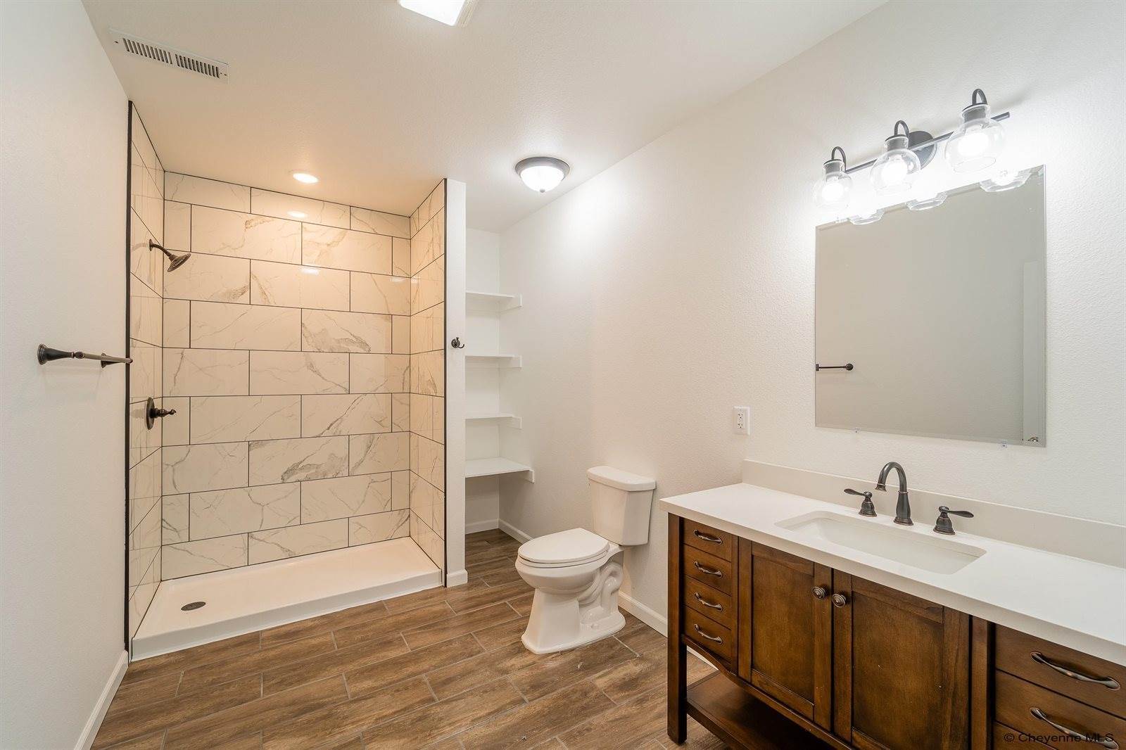 942 Mountain Shdw Dr, Cheyenne, WY 82009