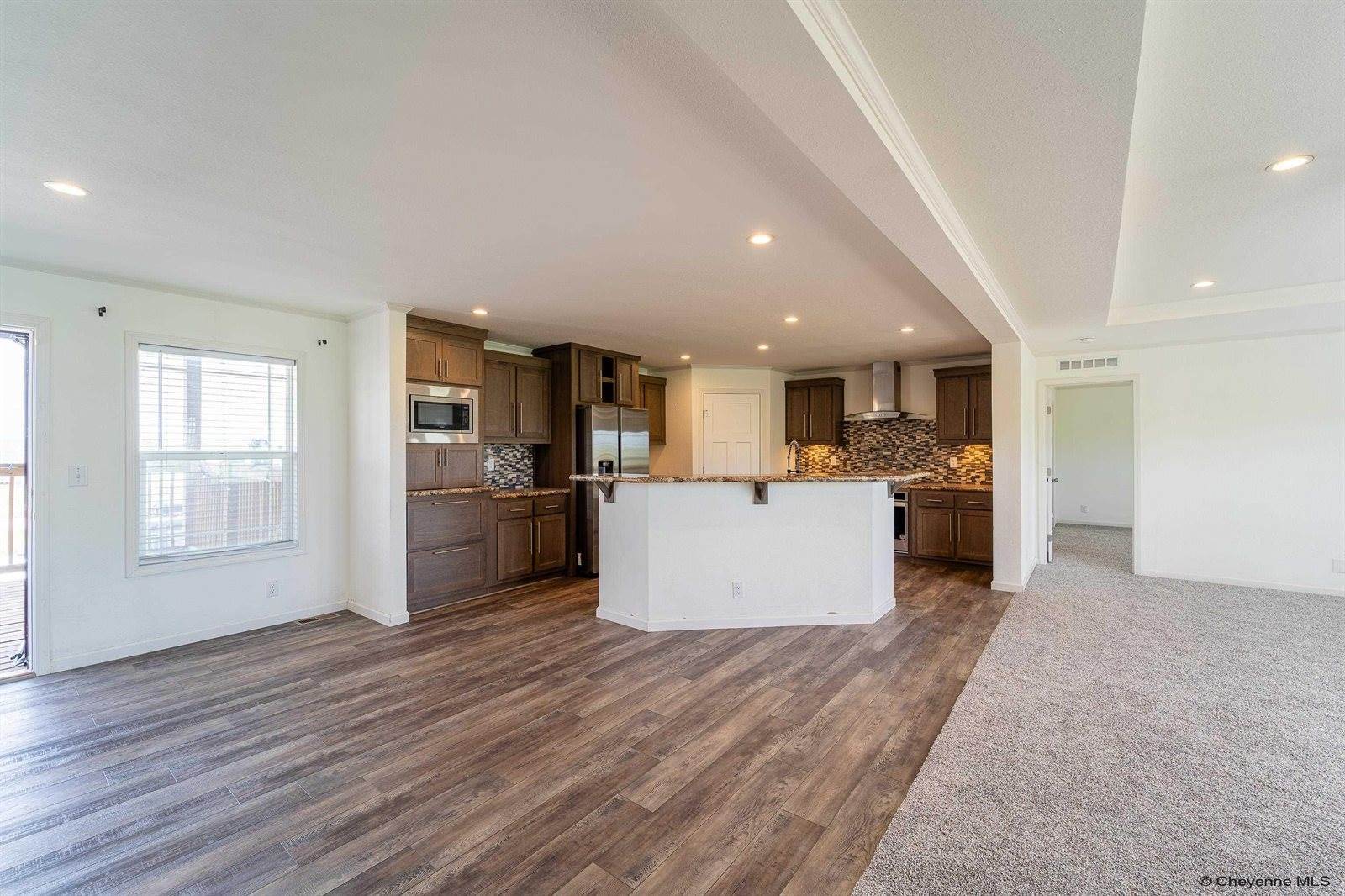 942 Mountain Shdw Dr, Cheyenne, WY 82009