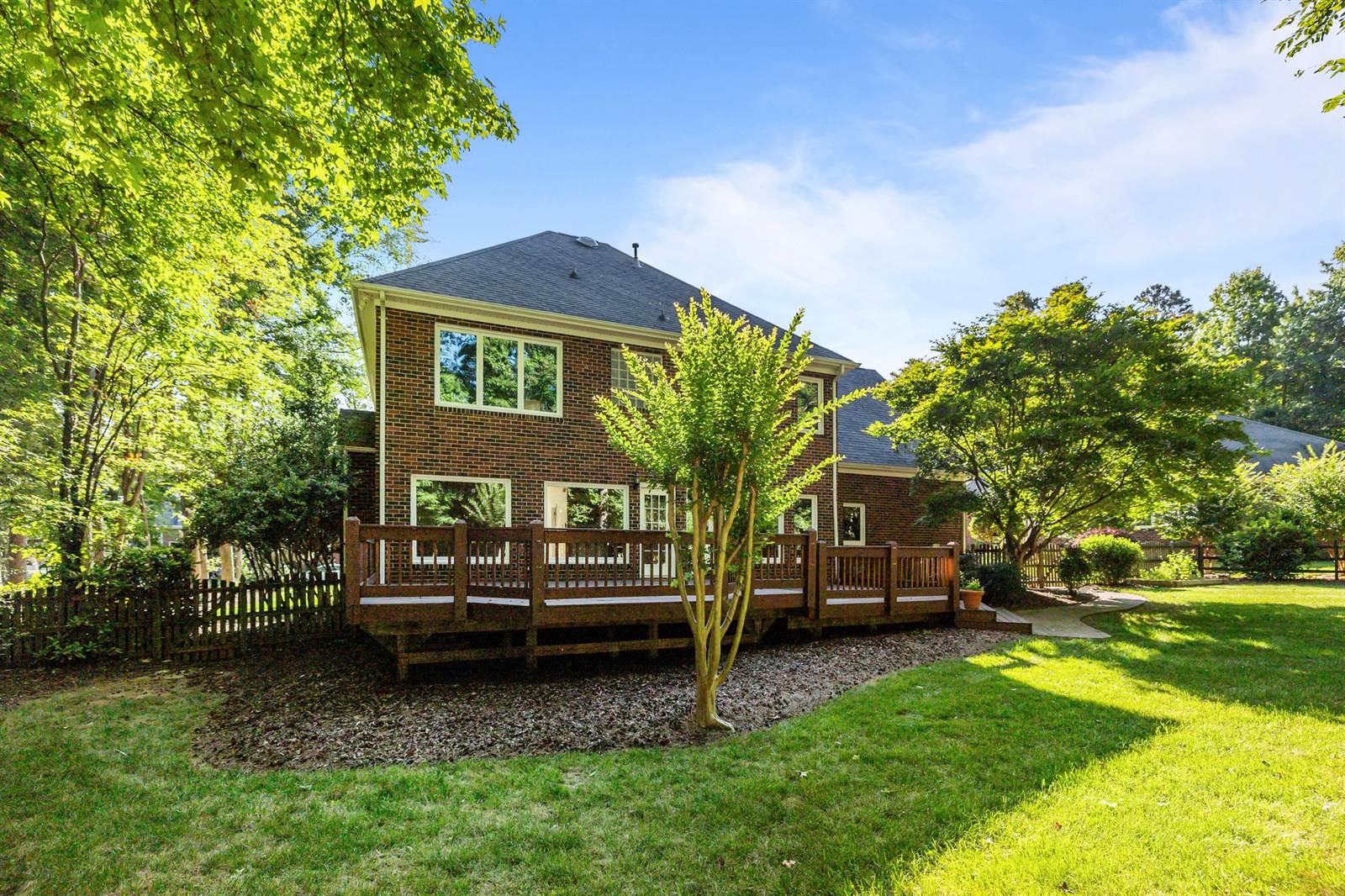 2608 Carmarthen Court, Matthews, NC 28104