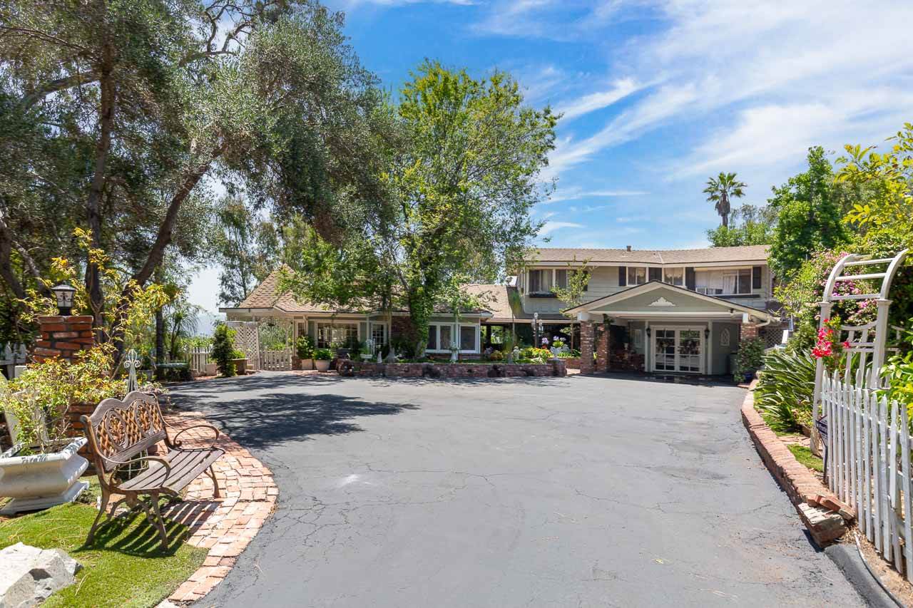 11339 Rolling Hills Dr, El Cajon, CA 92020