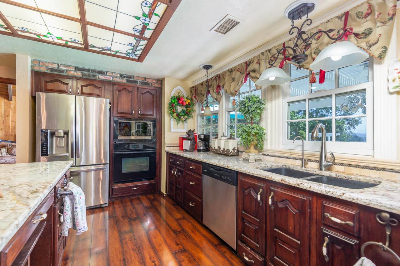 11339 Rolling Hills Dr, El Cajon, CA 92020