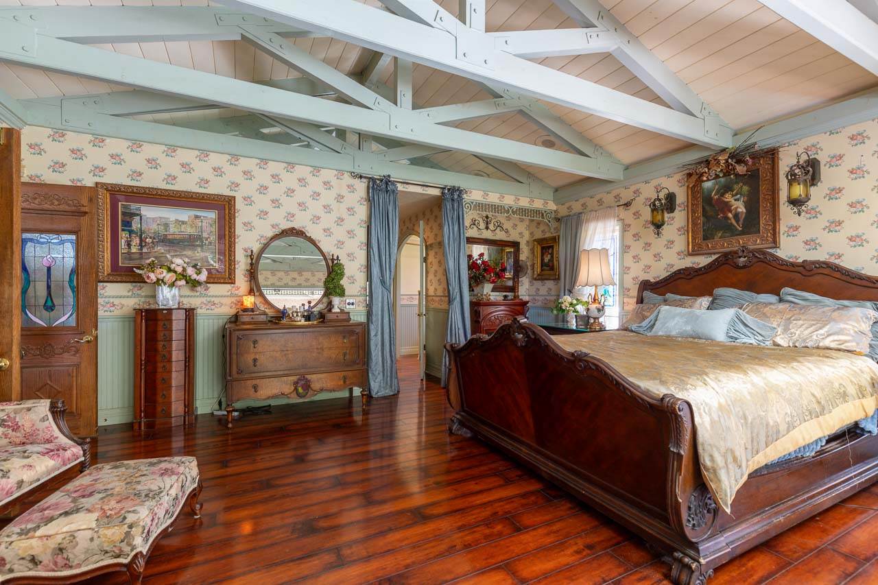 11339 Rolling Hills Dr, El Cajon, CA 92020