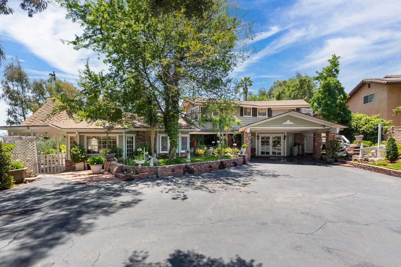 11339 Rolling Hills Dr, El Cajon, CA 92020