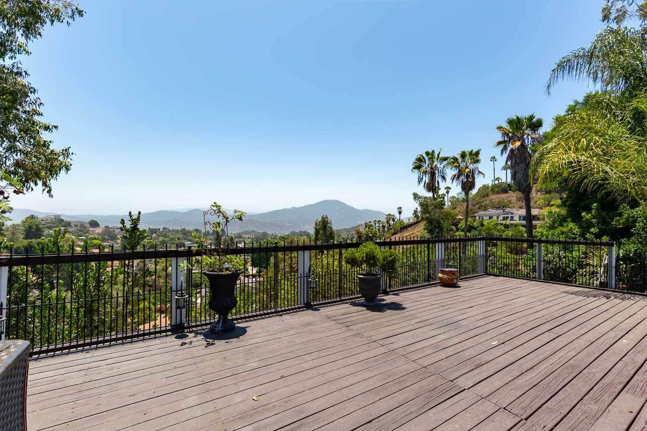 11339 Rolling Hills Dr, El Cajon, CA 92020