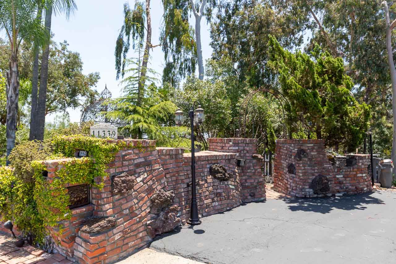 11339 Rolling Hills Dr, El Cajon, CA 92020