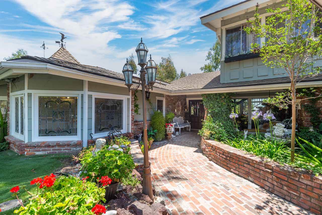 11339 Rolling Hills Dr, El Cajon, CA 92020