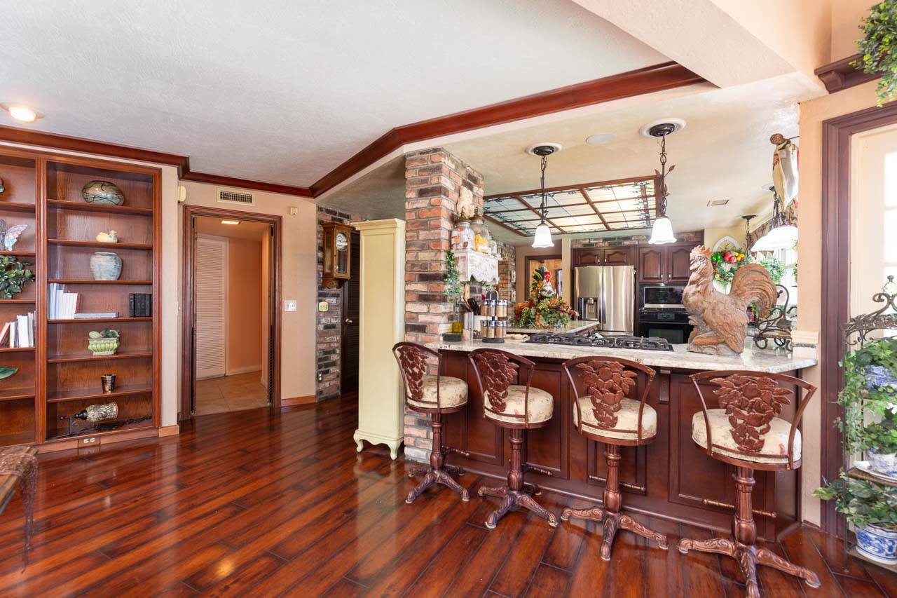 11339 Rolling Hills Dr, El Cajon, CA 92020