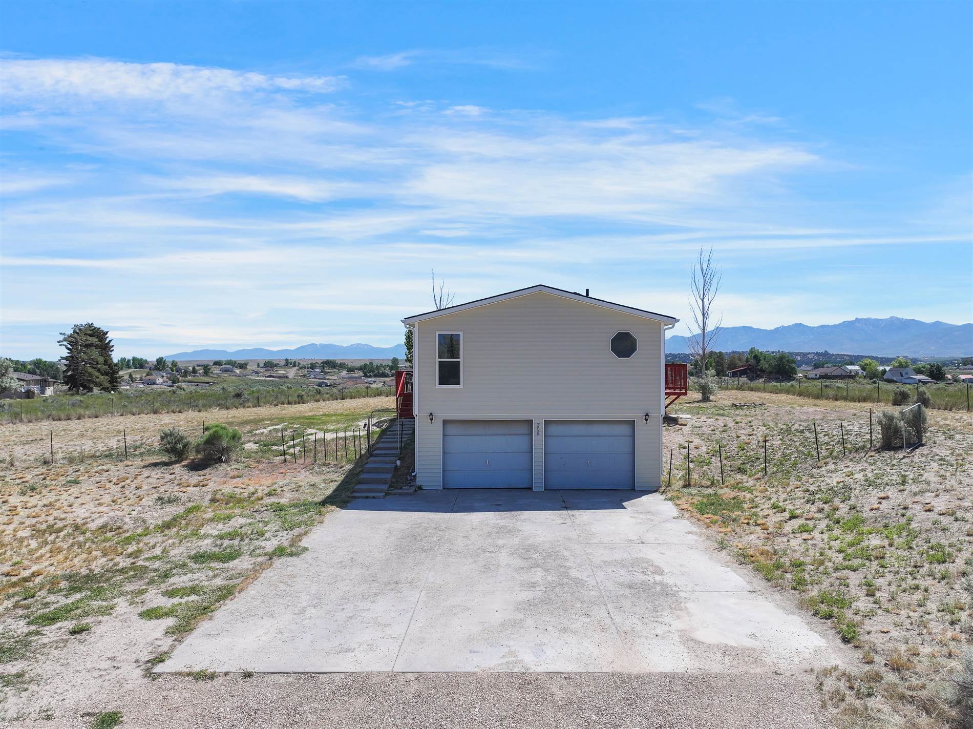 208 Cascade Dr, Spring Creek, NV 89815