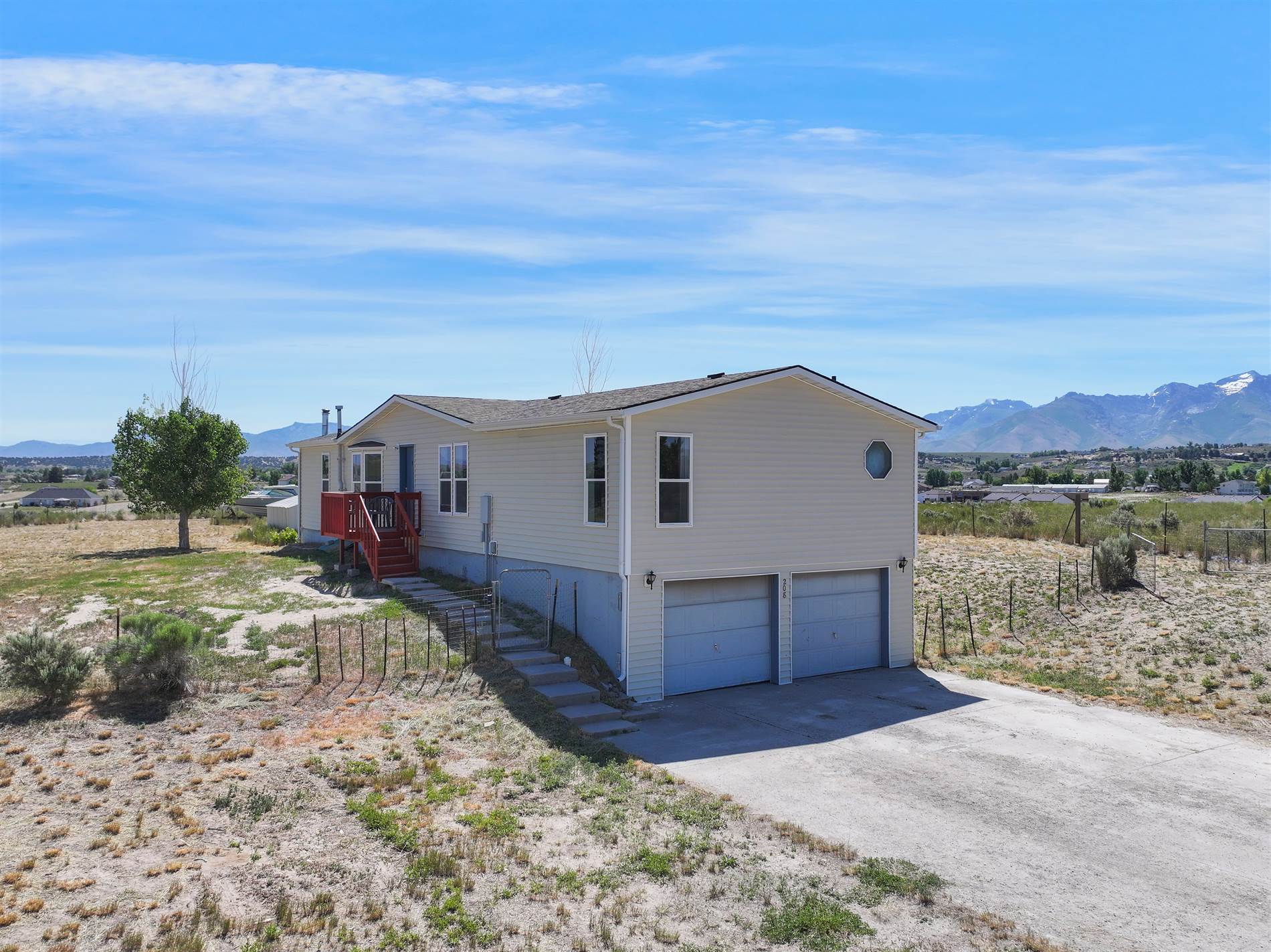 208 Cascade Dr, Spring Creek, NV 89815