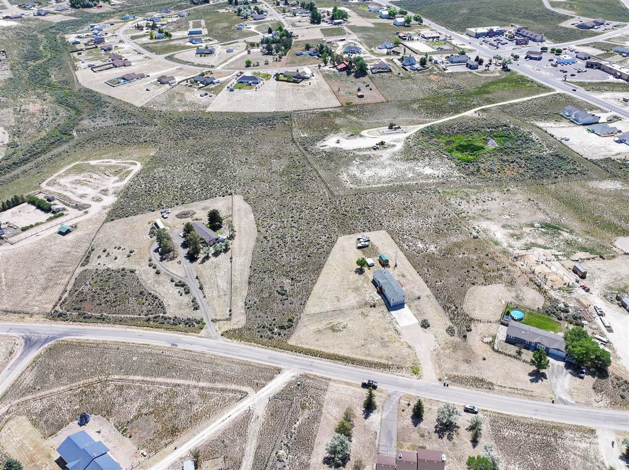 208 Cascade Dr, Spring Creek, NV 89815