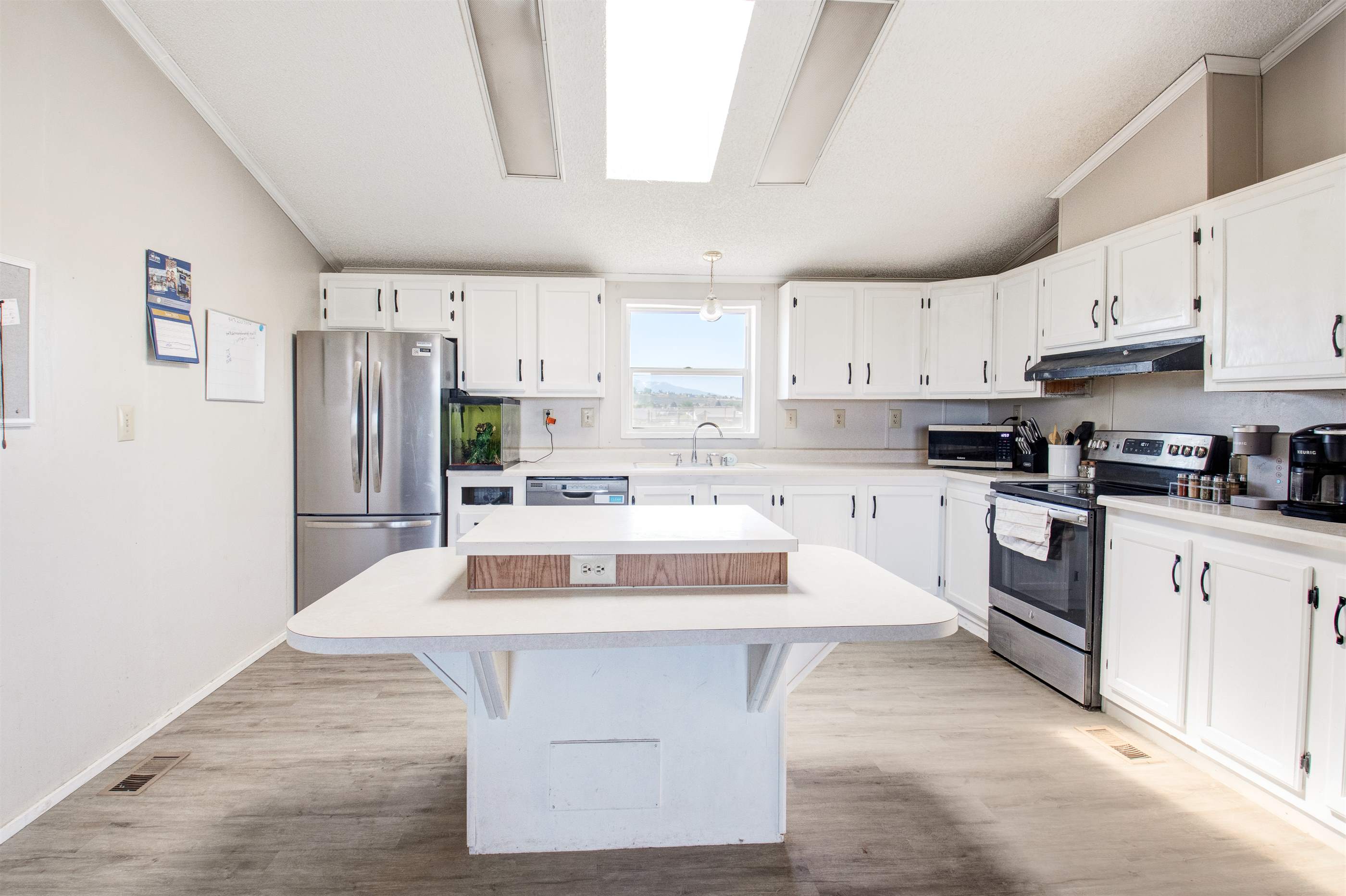 208 Cascade Dr, Spring Creek, NV 89815