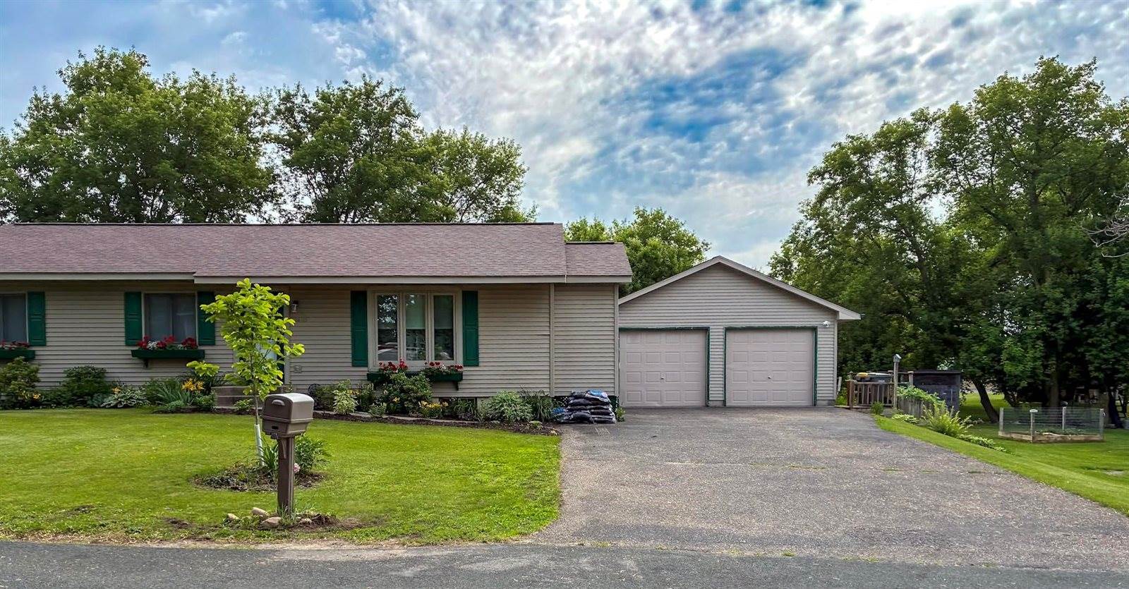 1420 Ridgeway, Hammond, WI 54015