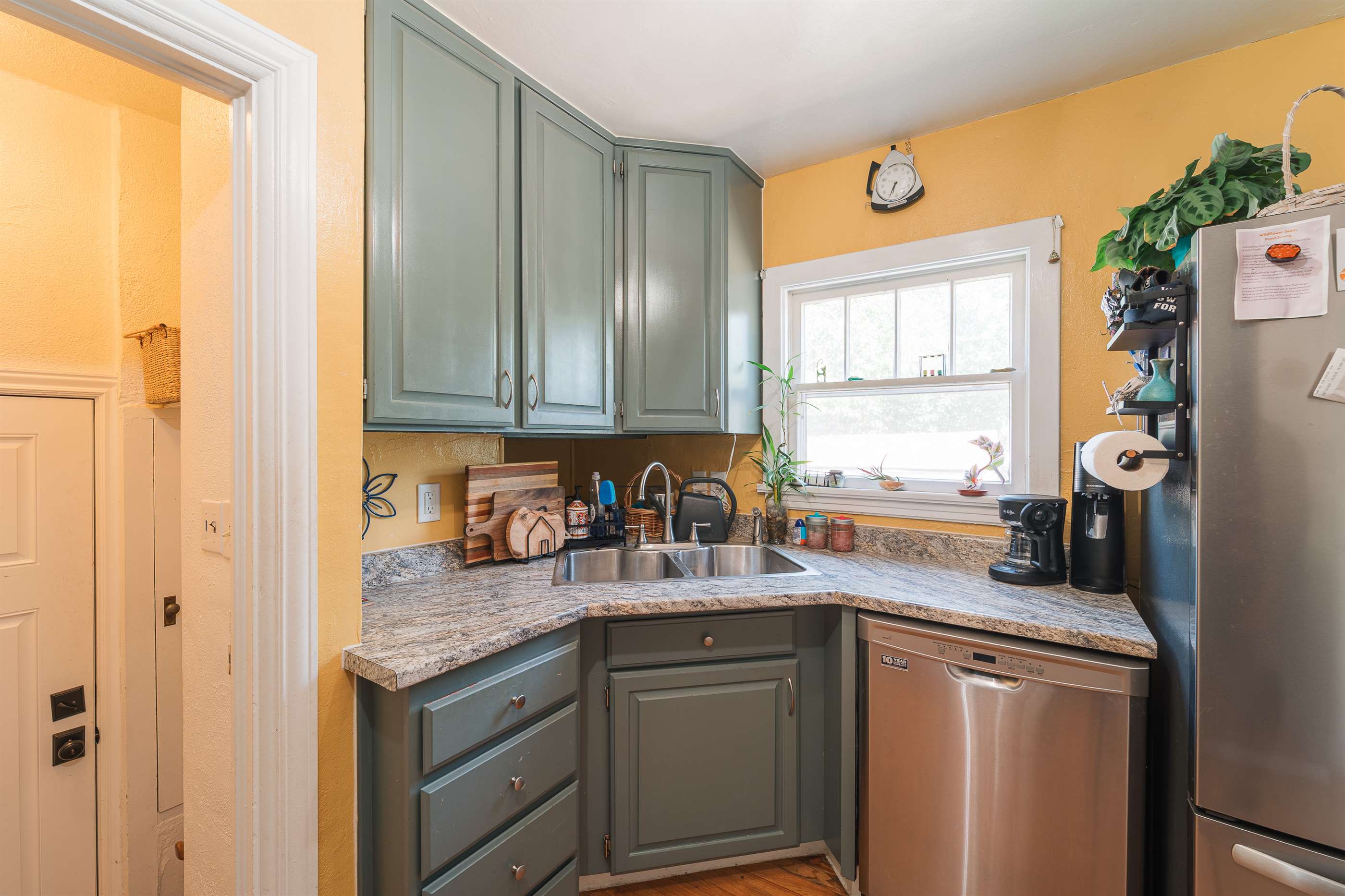 1714 Dunn Ave, Cheyenne, WY 82001