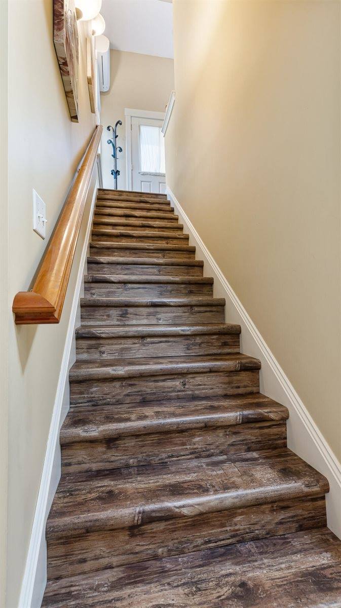 36 Liberty Avenue, Hampden, ME 04444