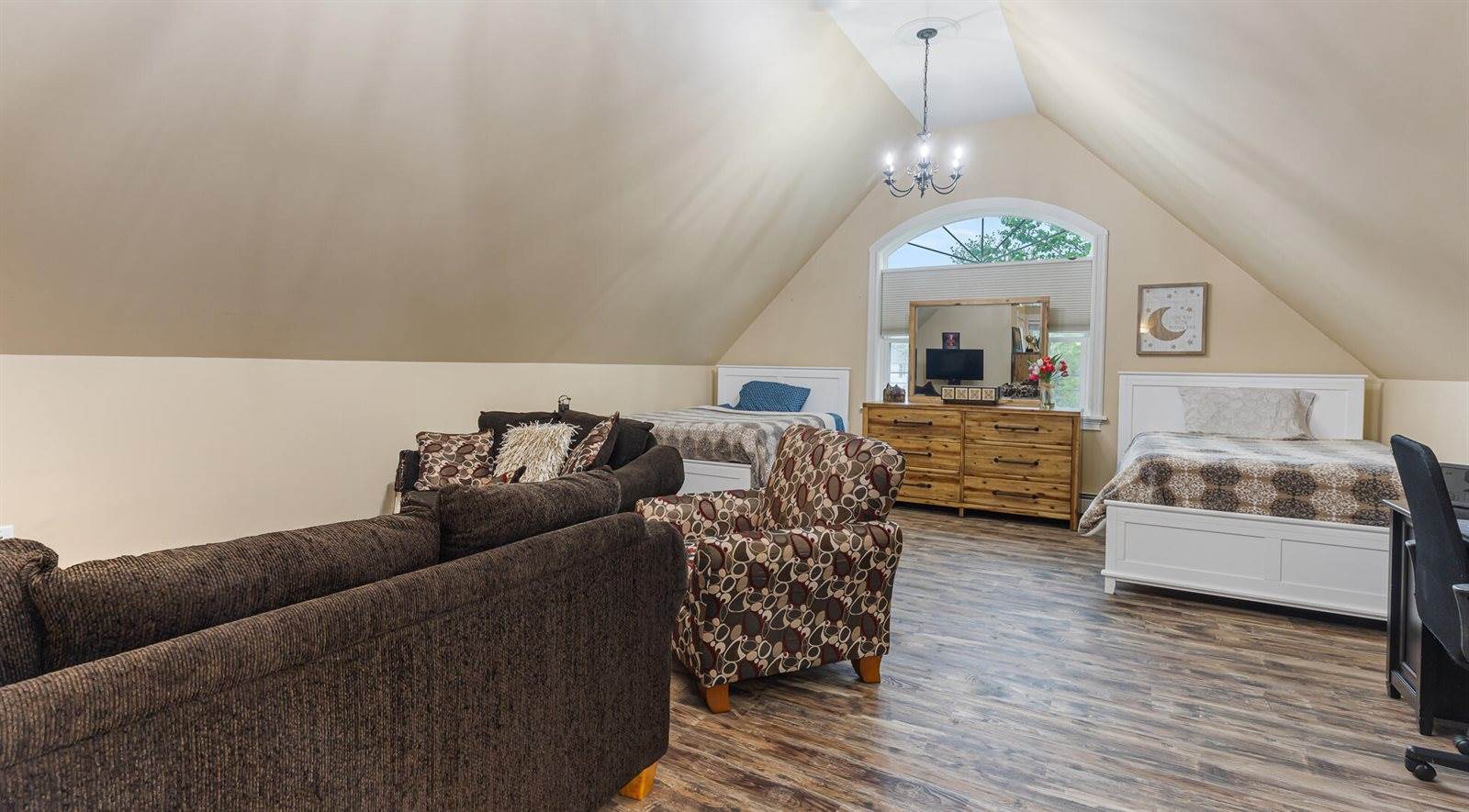 36 Liberty Avenue, Hampden, ME 04444