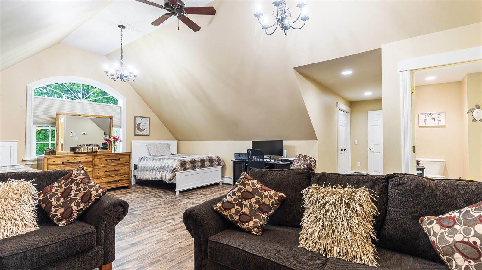 36 Liberty Avenue, Hampden, ME 04444