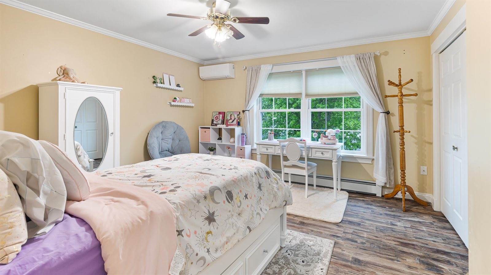 36 Liberty Avenue, Hampden, ME 04444