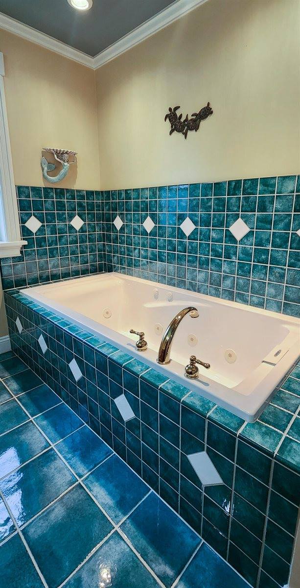 36 Liberty Avenue, Hampden, ME 04444