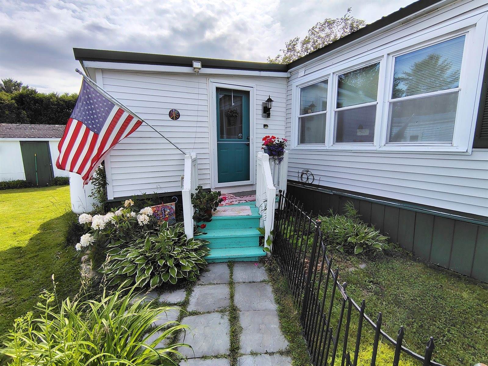 15 E Street, Bangor, ME 04401