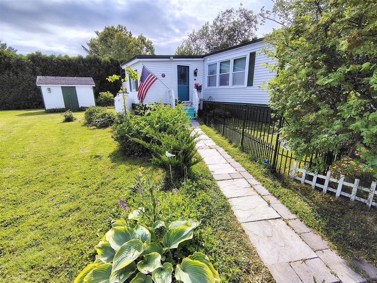 15 E Street, Bangor, ME 04401