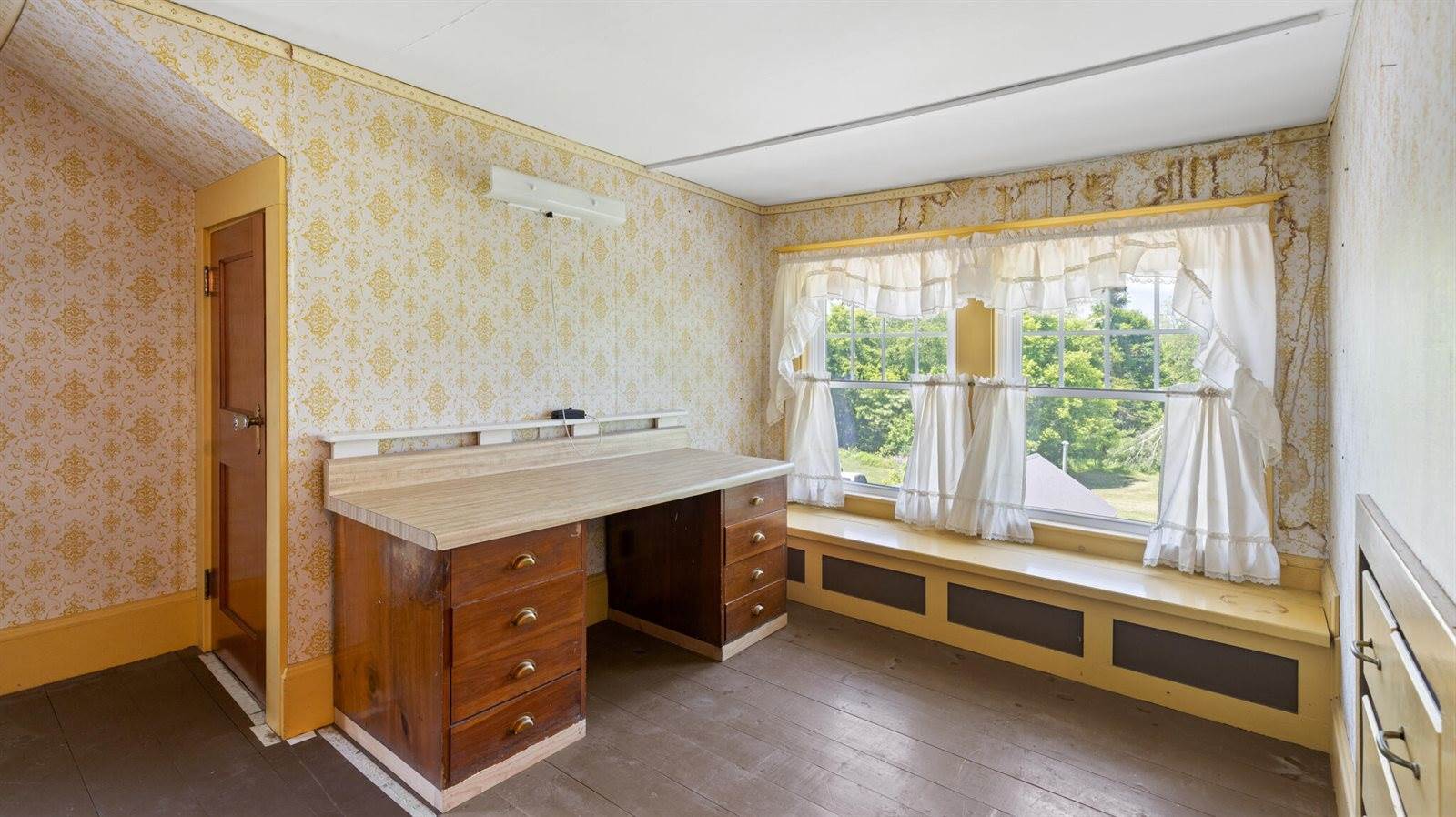 5 Alton Street, Milo, ME 04463