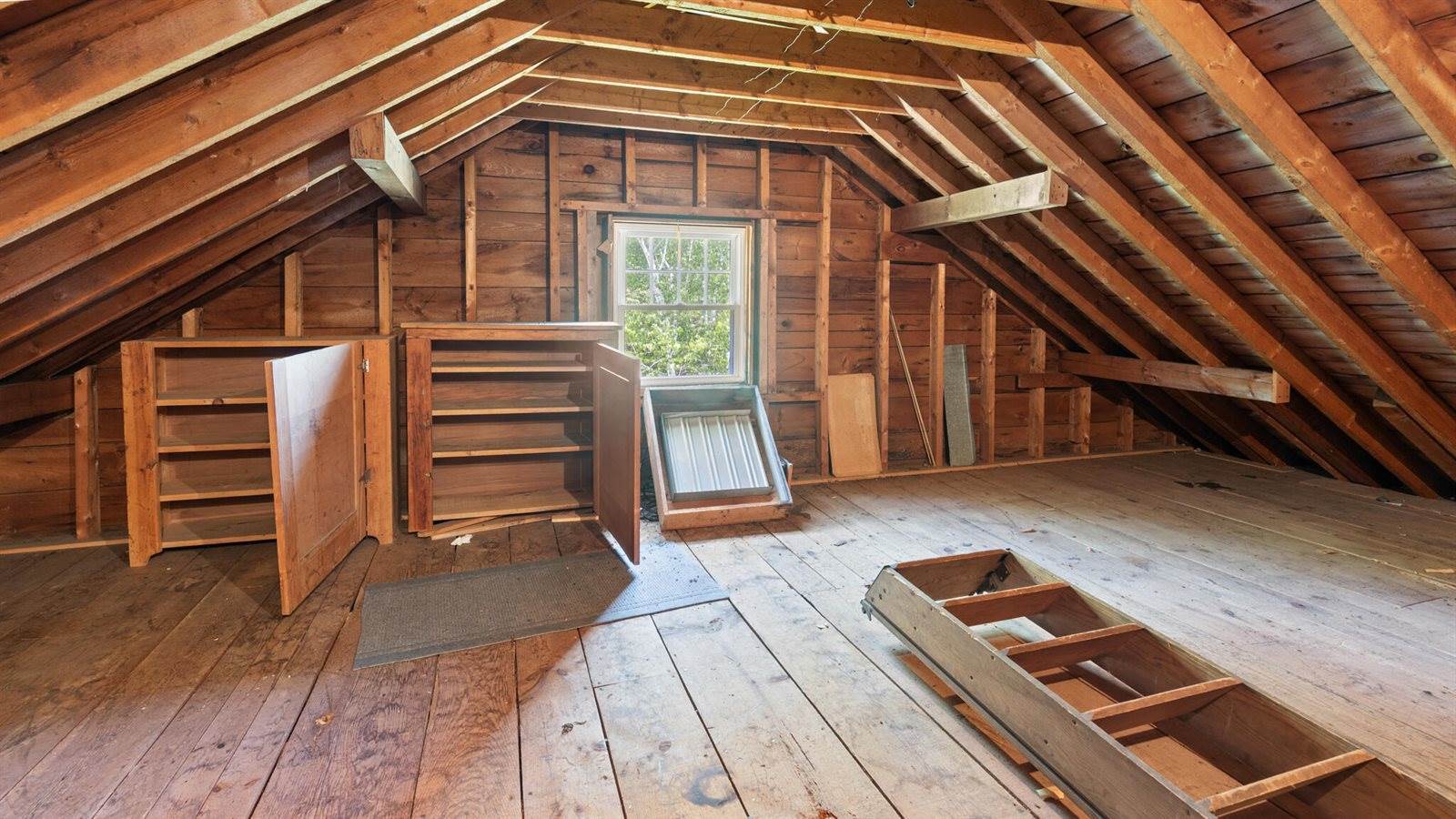 5 Alton Street, Milo, ME 04463