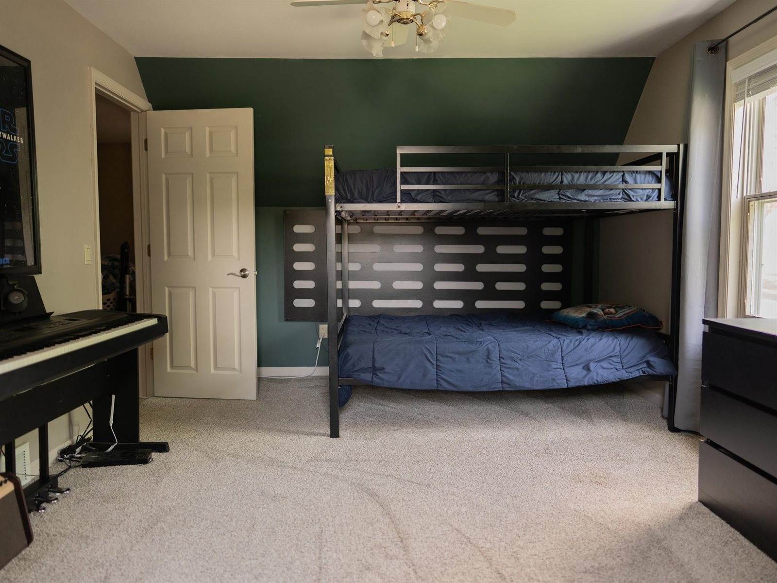 900 W 4th Street, Marshfield, WI 54449