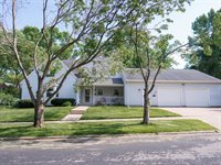 900 W 4th Street, Marshfield, WI 54449