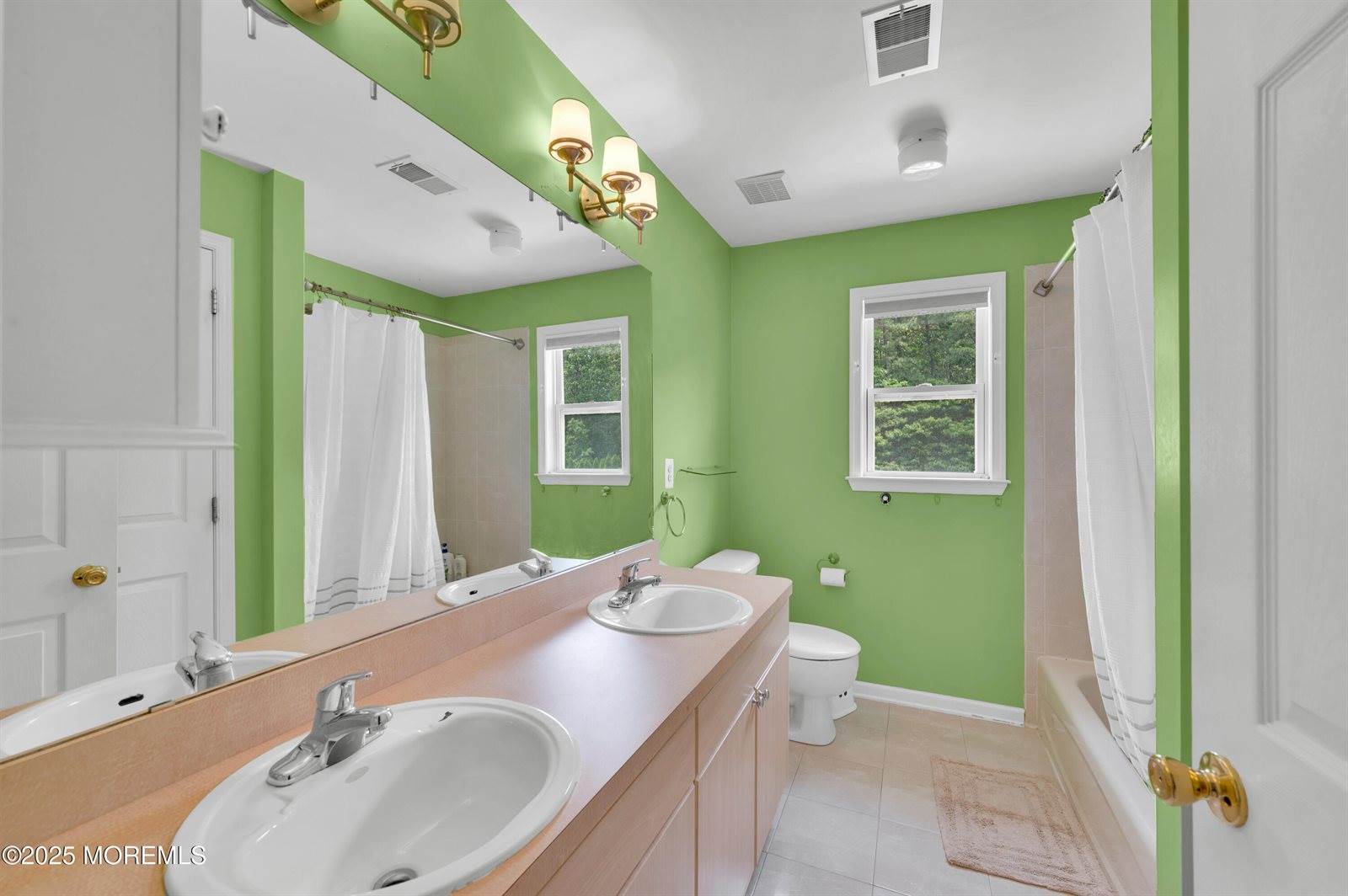 47 Lori Street, Monroe, NJ 08831