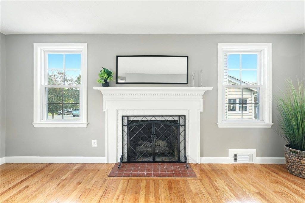 132 Nelson St, West Springfield, MA 01089