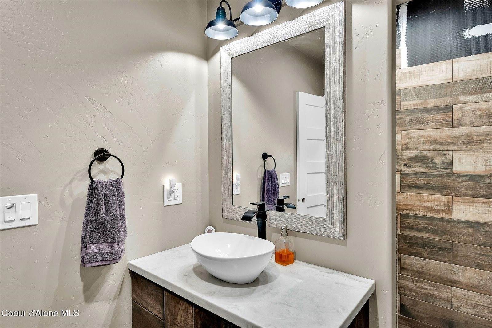 7083 Helena Street, Bonners Ferry, ID 83805