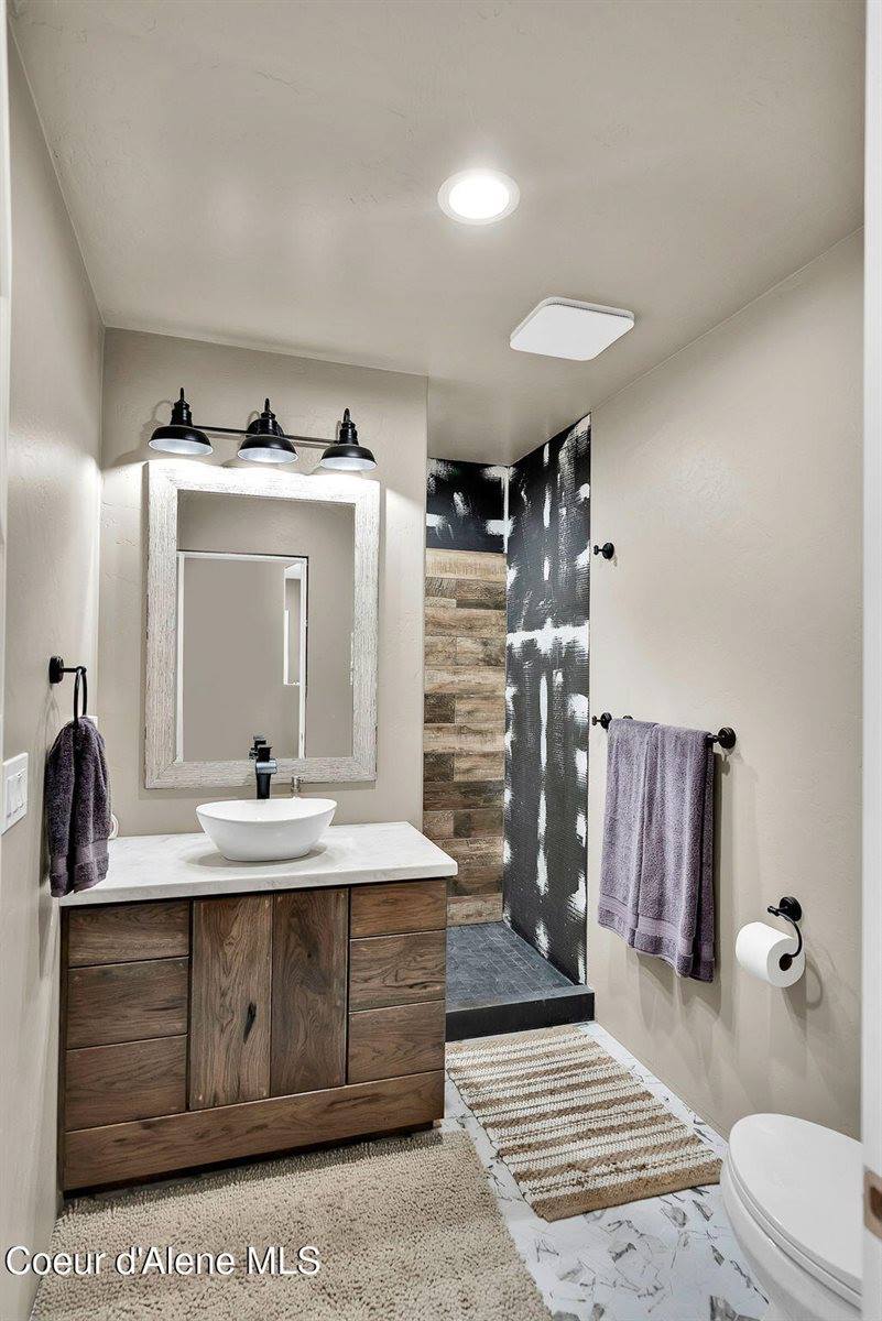 7083 Helena Street, Bonners Ferry, ID 83805