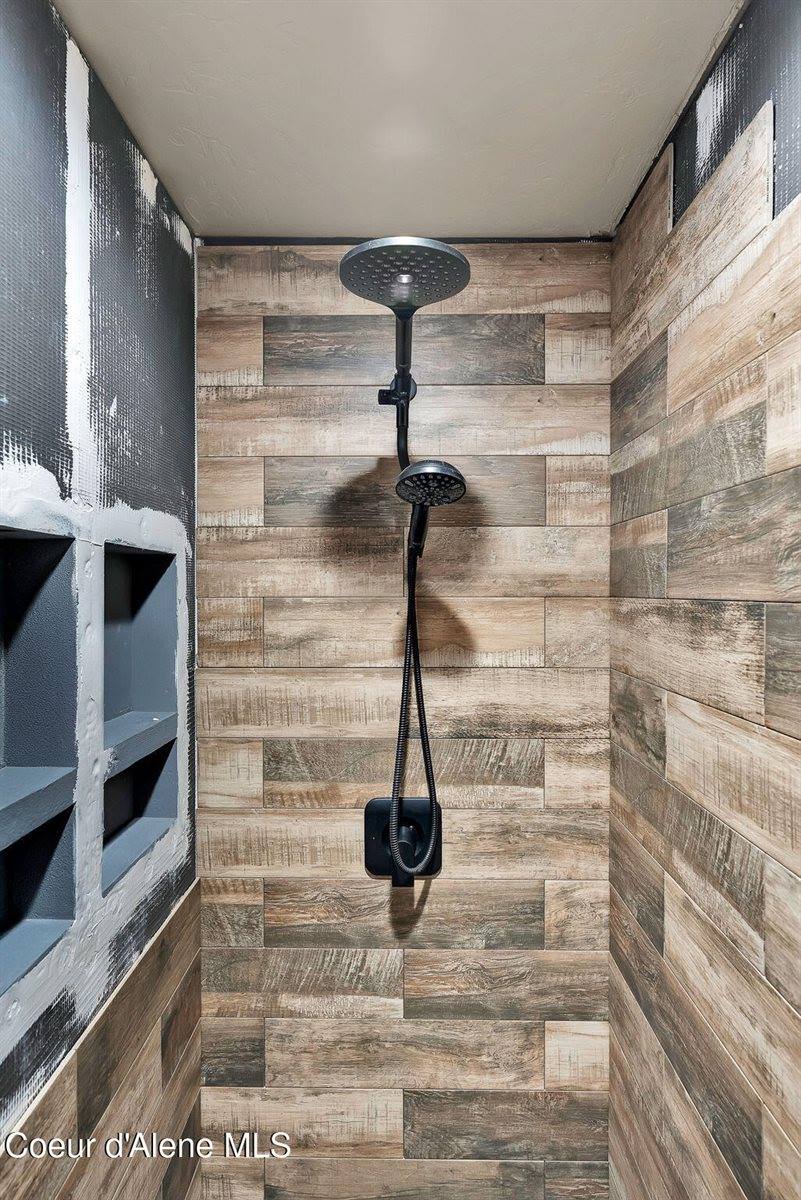 7083 Helena Street, Bonners Ferry, ID 83805