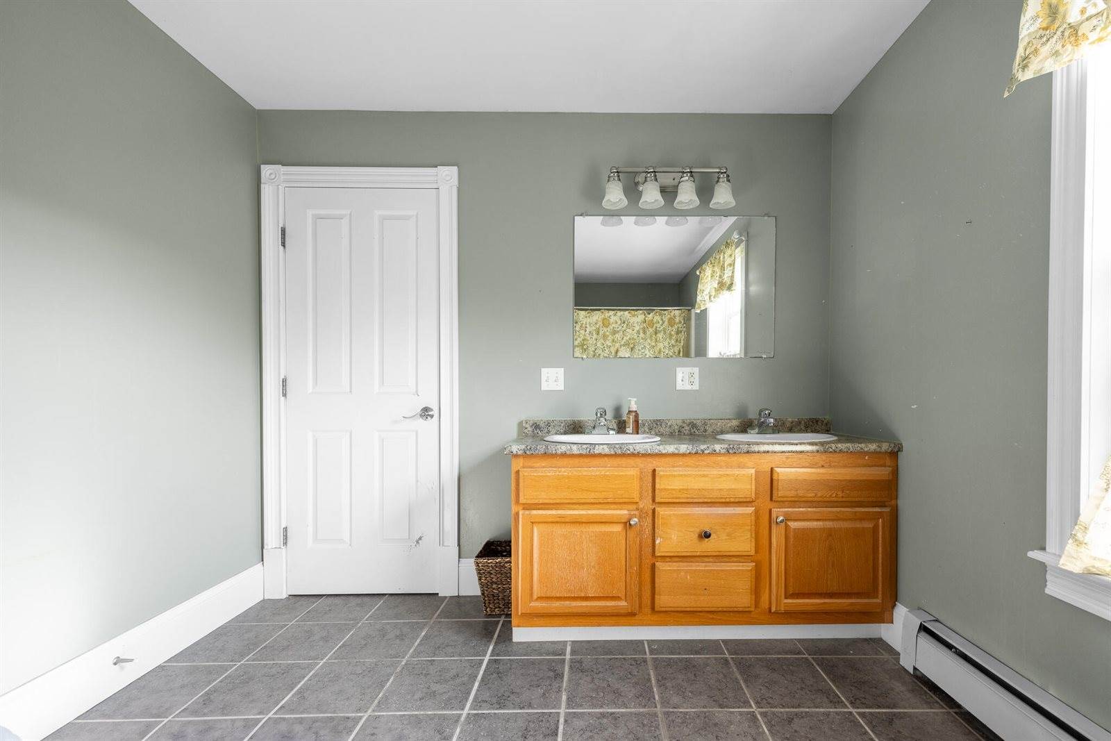 20 Hermon Heights, Hermon, ME 04401