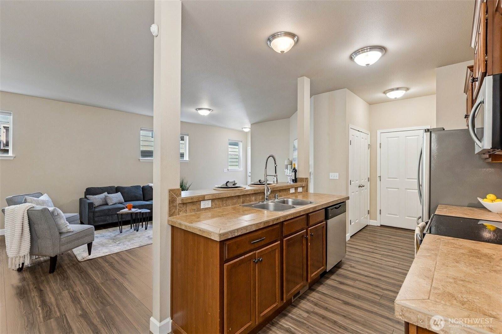 4444 Edgewater Boulevard NE, Lacey, WA 98516