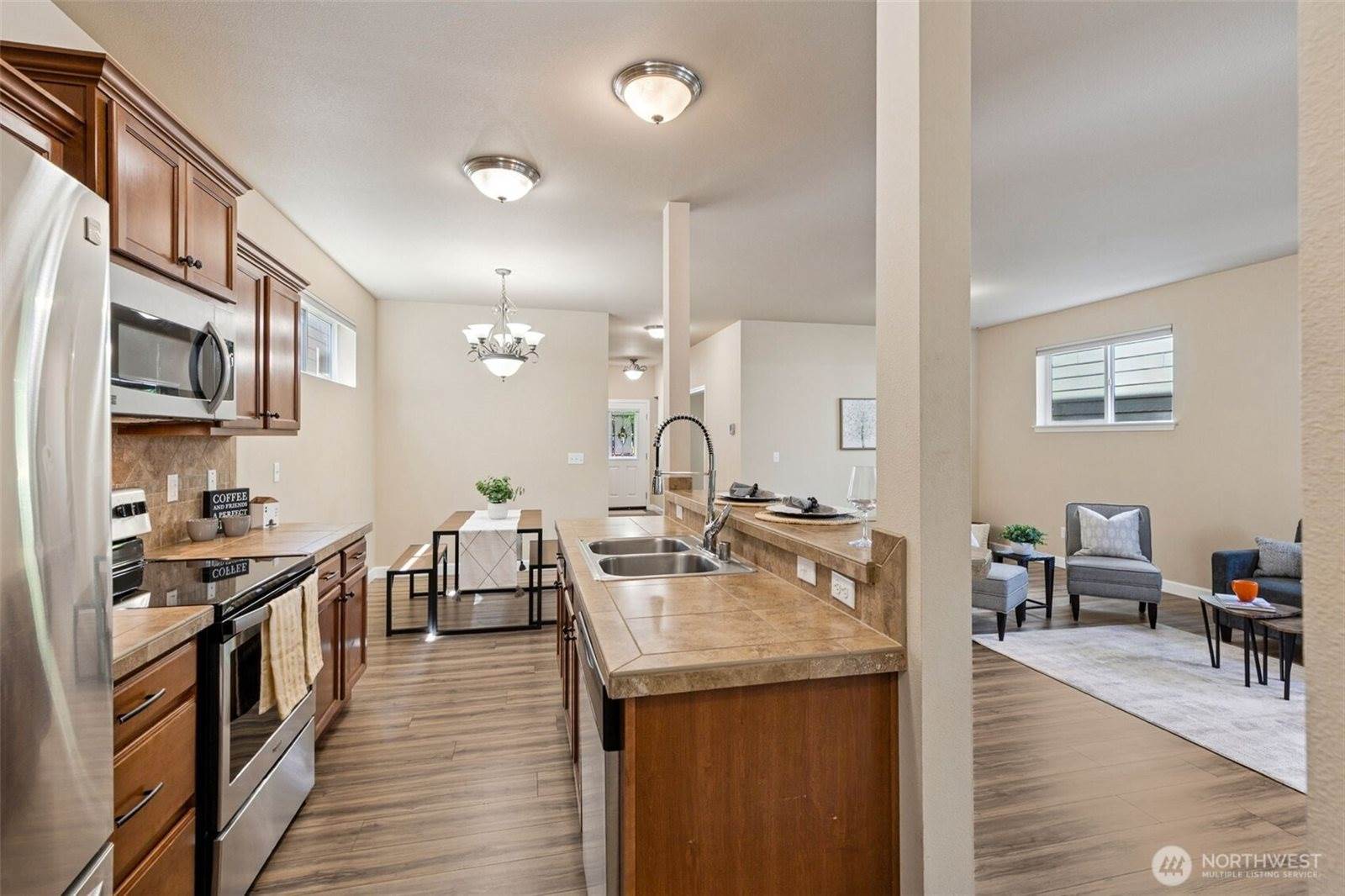 4444 Edgewater Boulevard NE, Lacey, WA 98516