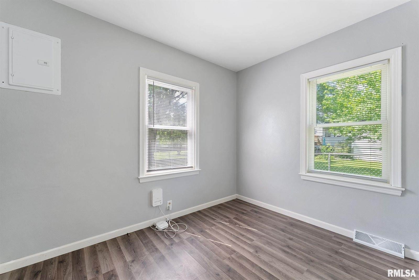 115 4TH Street, Colona, IL 61241