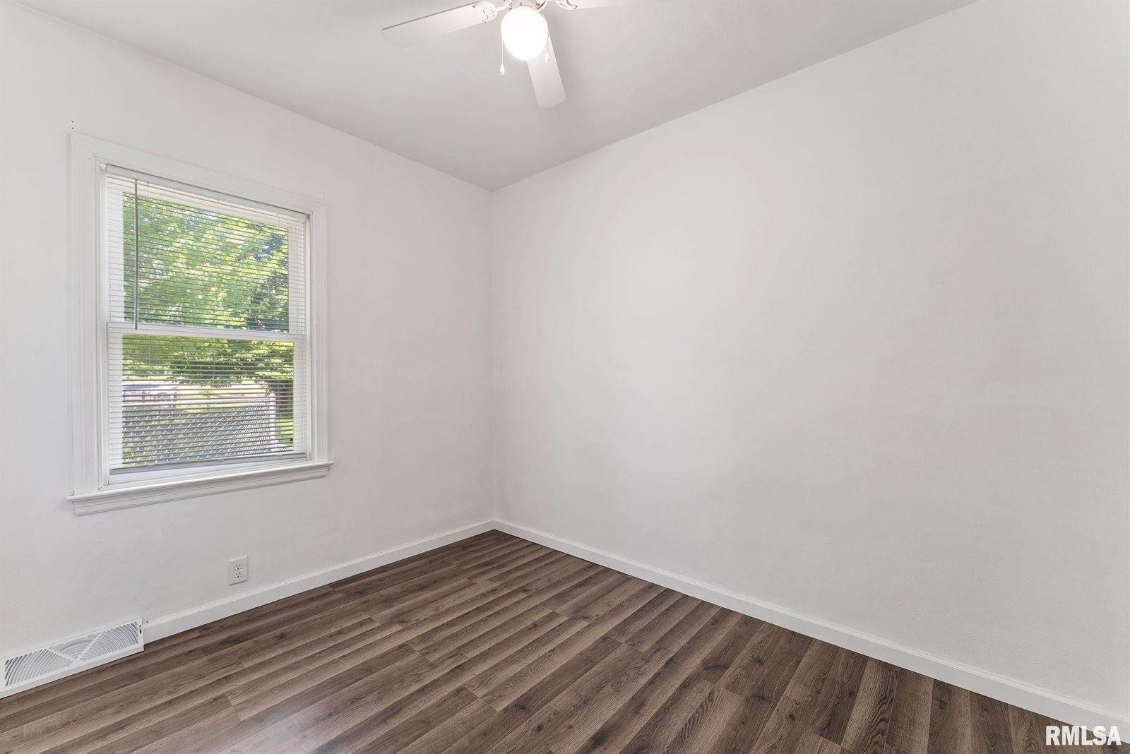 115 4TH Street, Colona, IL 61241