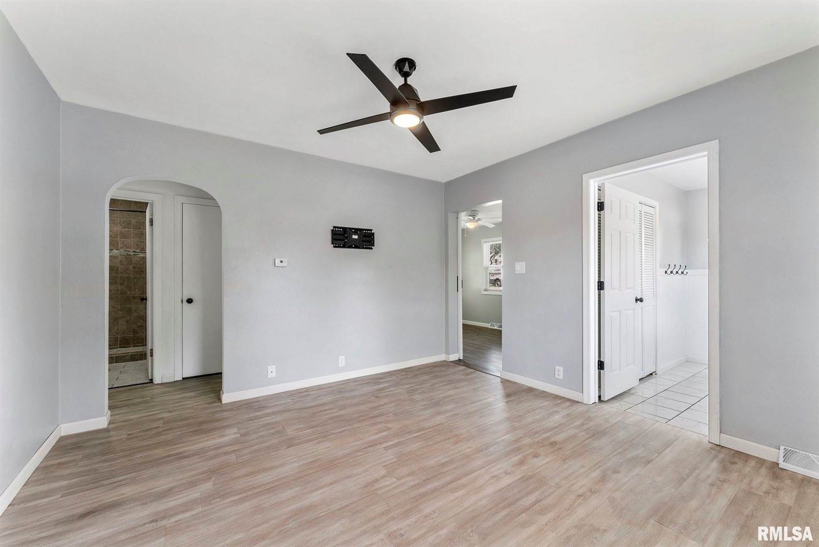 115 4TH Street, Colona, IL 61241