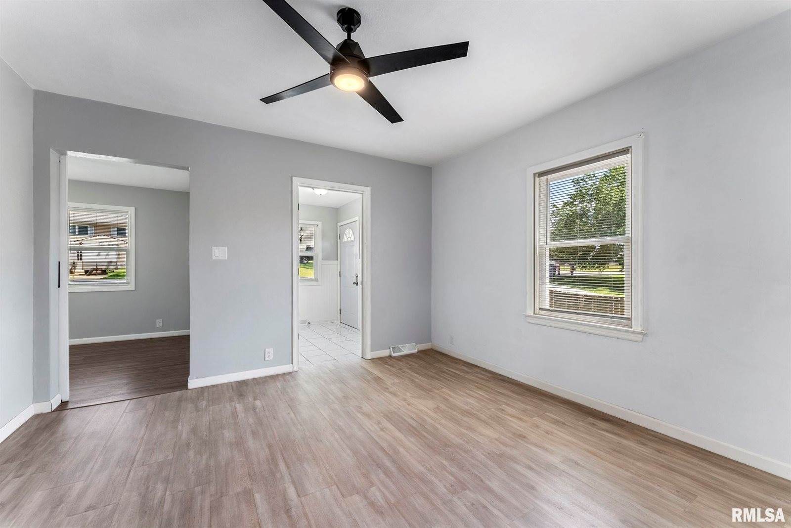 115 4TH Street, Colona, IL 61241