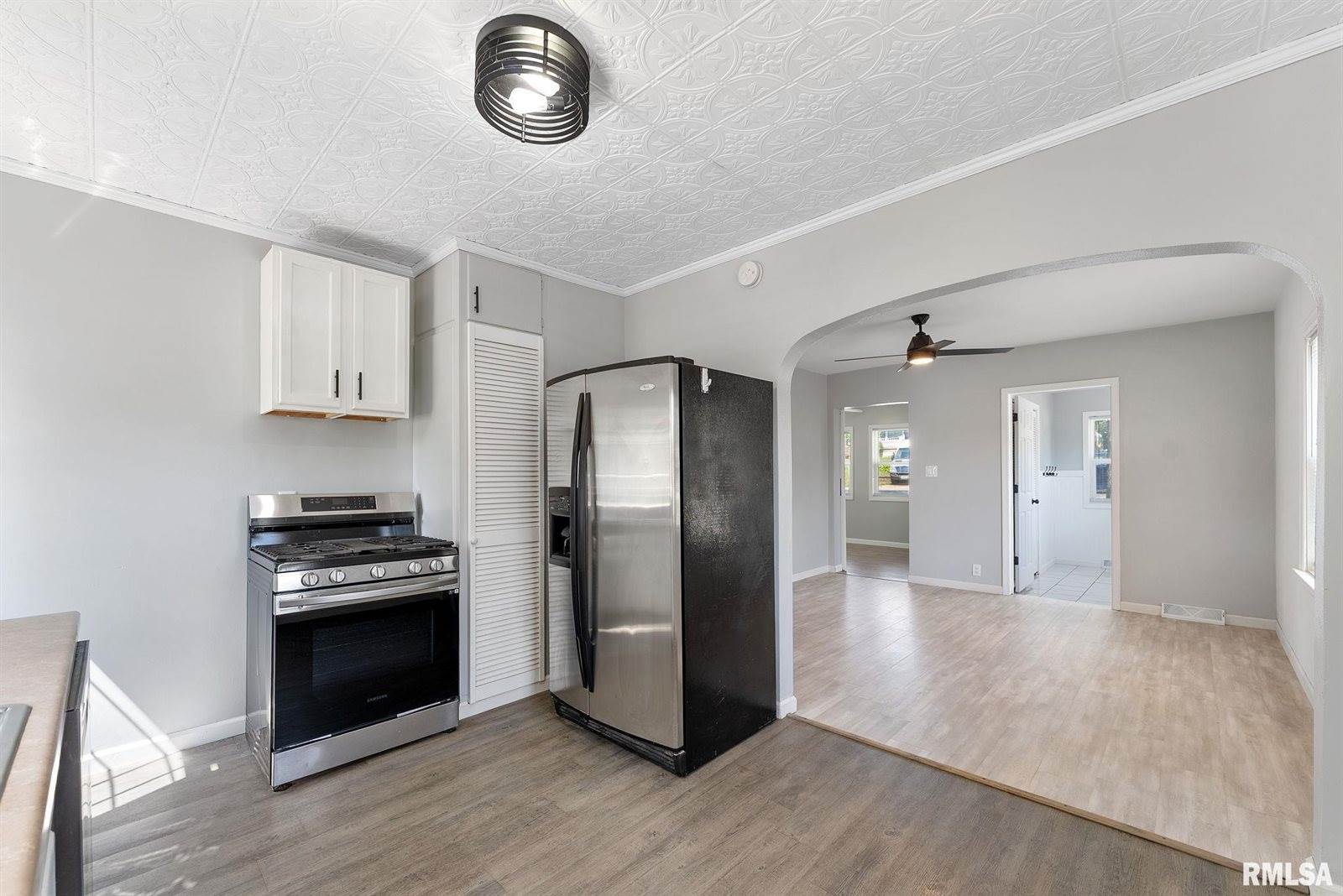 115 4TH Street, Colona, IL 61241