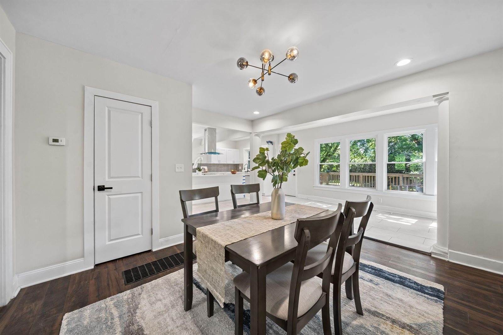 984 North Nelson Road, Columbus, OH 43219