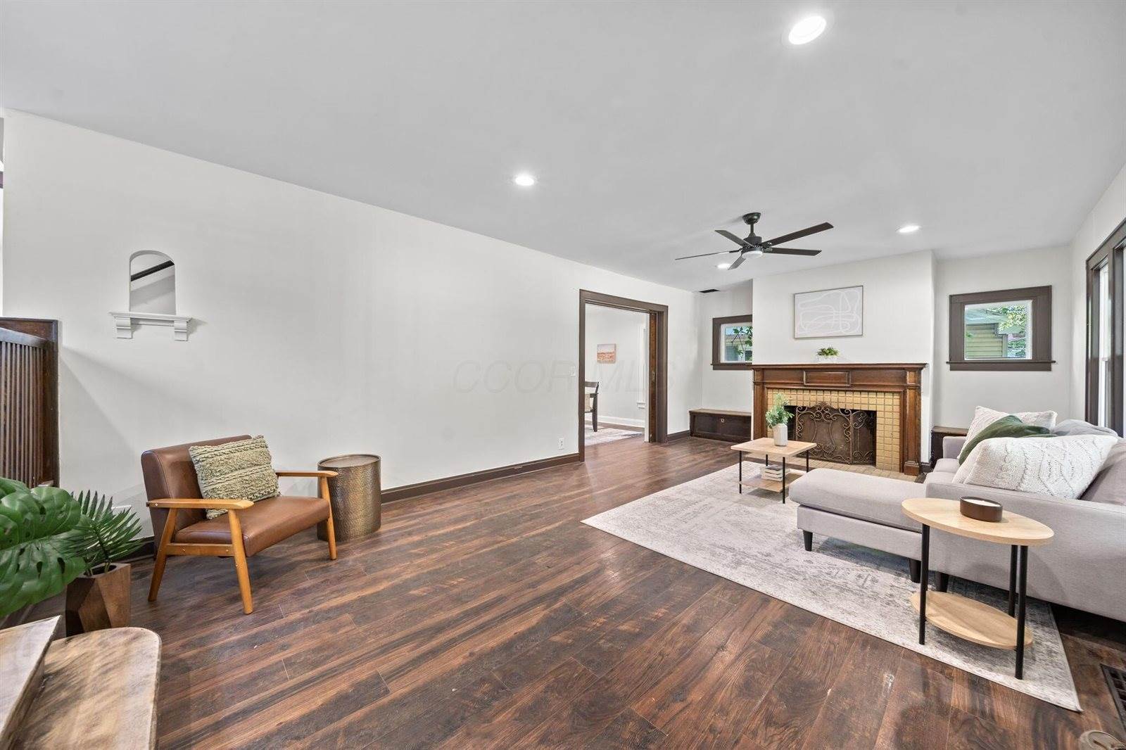 984 North Nelson Road, Columbus, OH 43219