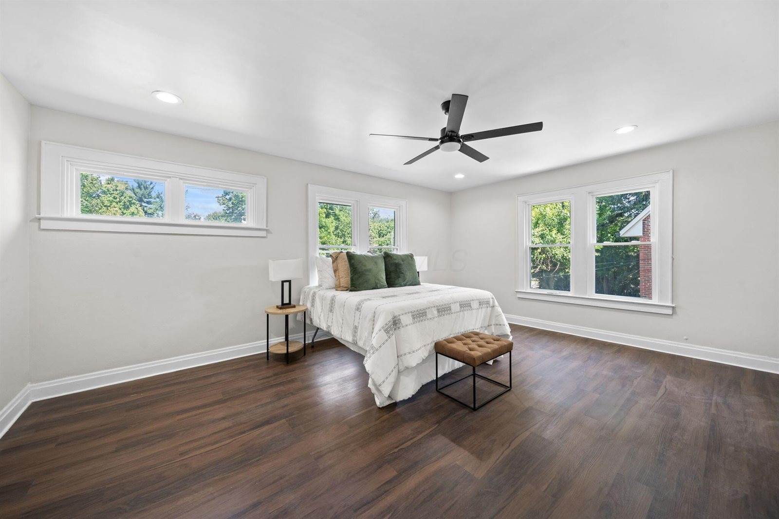 984 North Nelson Road, Columbus, OH 43219