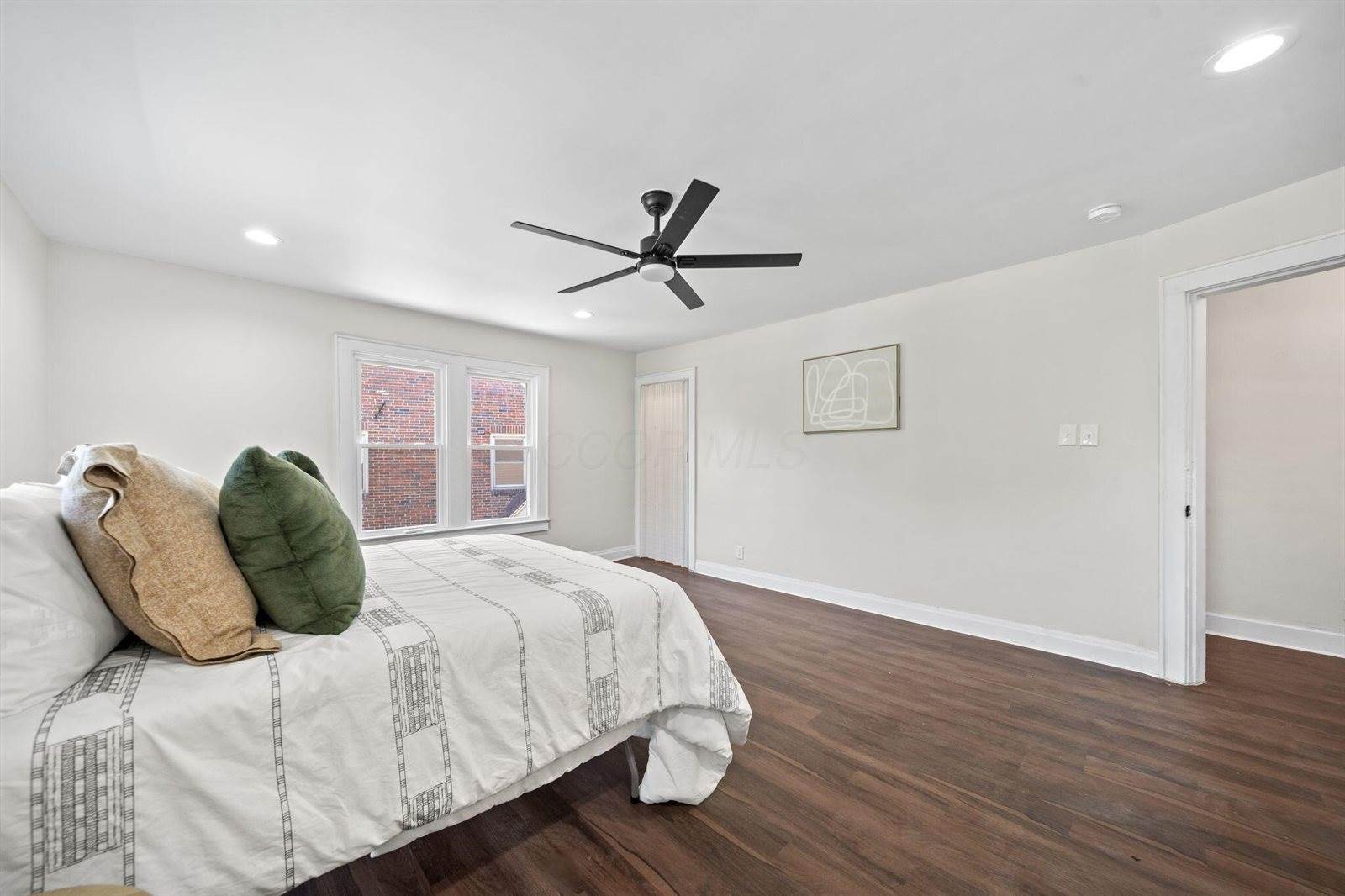 984 North Nelson Road, Columbus, OH 43219