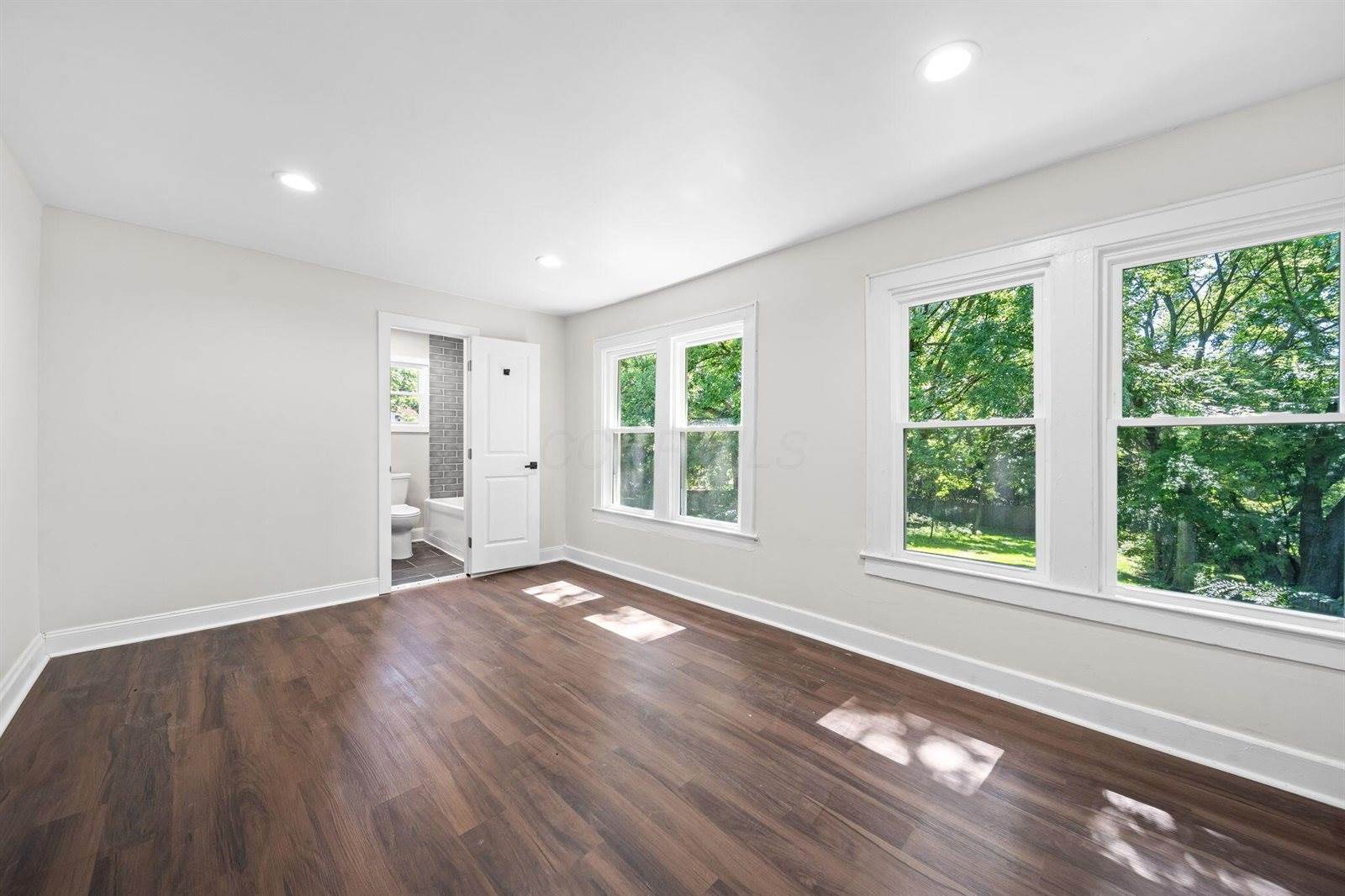 984 North Nelson Road, Columbus, OH 43219